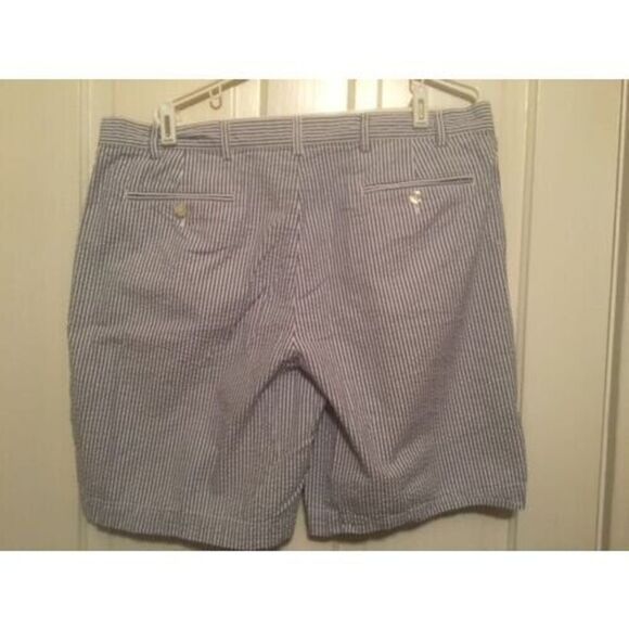 JOS. A BANK STAYS COOL SEERSUCKER SIZE 40 BLUE & WHITE STRIPE SHORTS - Picture 1 of 4